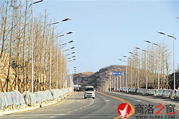 寬闊、整潔的路面