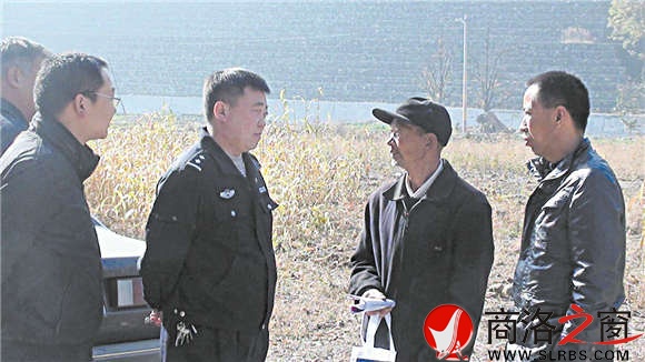 姬軍深入基層，了解民情。