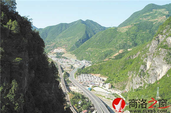 交通便捷，環(huán)境優(yōu)美的石甕子全景。