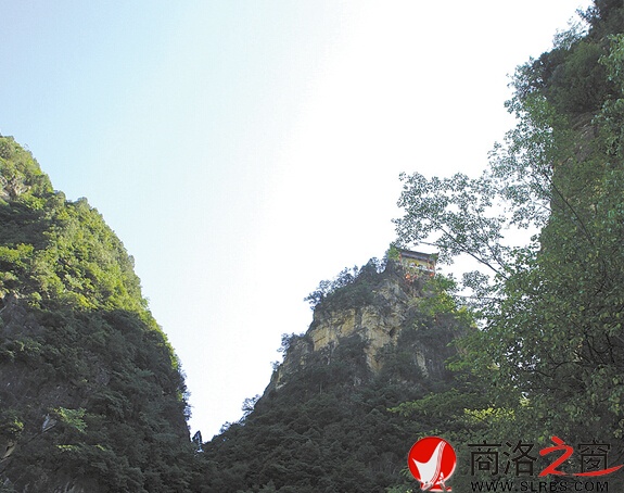 石甕子境內(nèi)的對峰臺