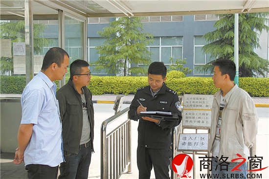 商丹工業(yè)園區(qū)內(nèi)企業(yè)眾多，外來人口密集，張葛亮不定期便會深入園區(qū)企業(yè)走訪調(diào)查，以便及時發(fā)現(xiàn)、化解矛盾糾紛。